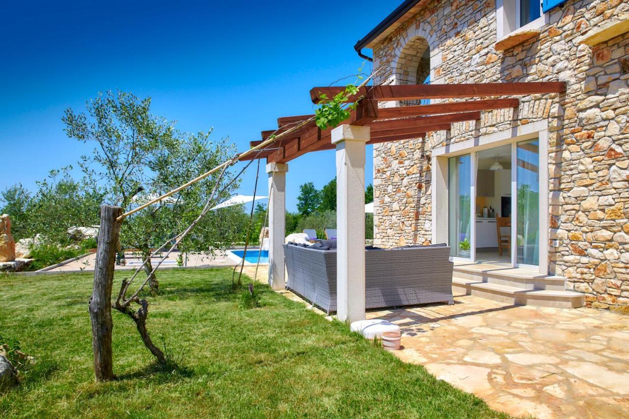 Relax House Surrounded By Olives And Vineyard Villa Stifanići Dış mekan fotoğraf