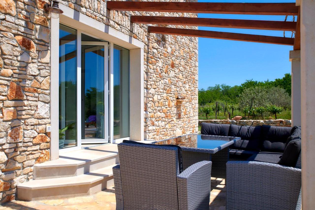 Relax House Surrounded By Olives And Vineyard Villa Stifanići Dış mekan fotoğraf