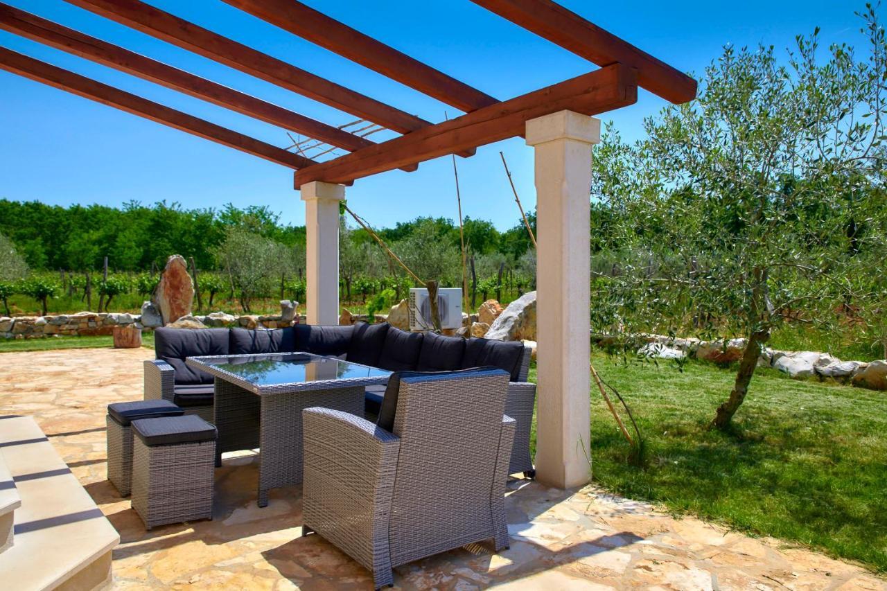Relax House Surrounded By Olives And Vineyard Villa Stifanići Dış mekan fotoğraf